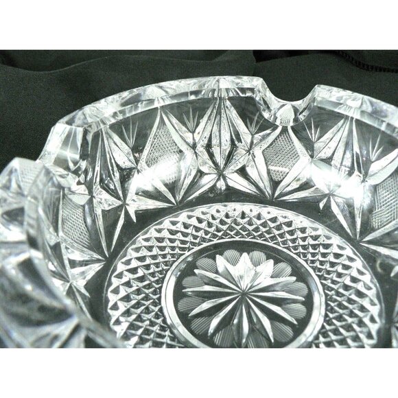 Vintage Pressed Glass Ashtray With Etched Geometric Pattern & Four Slots 6" Dia - Picture 6 of 8